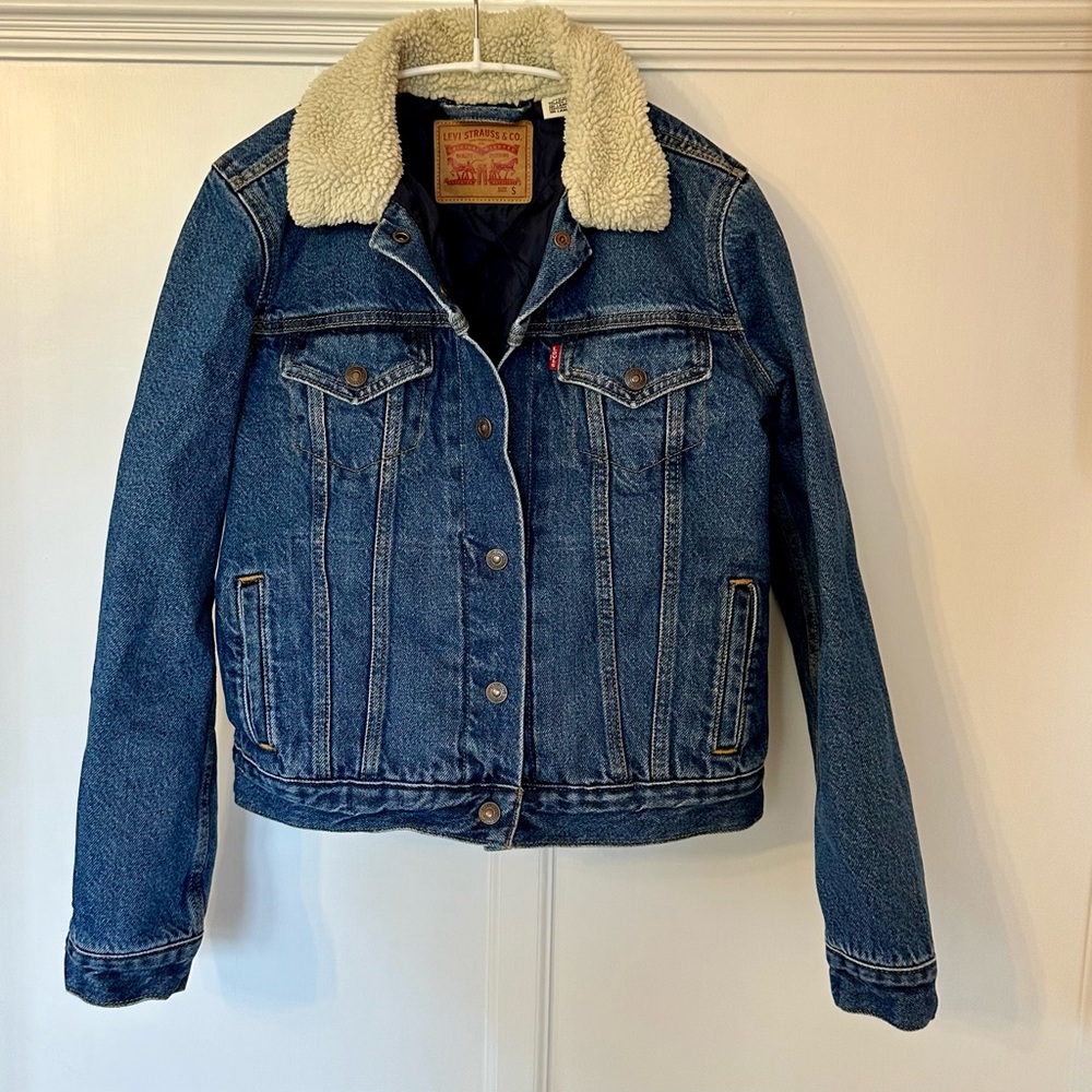 Levi's Women’s Denim Jacket with sherpa collar Size S